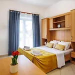 Four Pearls Otel Donji Seget