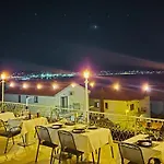 Otel Four Pearls 3*