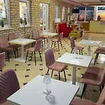 Otel Four Pearls 3*