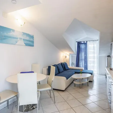 Four Pearls Donji Seget