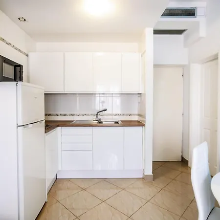 Four Pearls Hotel 3*