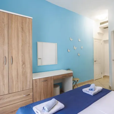 Four Pearls Donji Seget