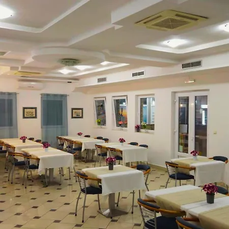 Four Pearls Hotel 3*