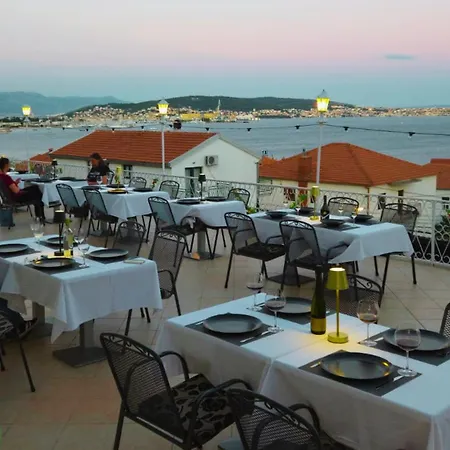 Hotel Four Pearls Donji Seget