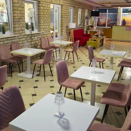 Hotel Four Pearls 3*