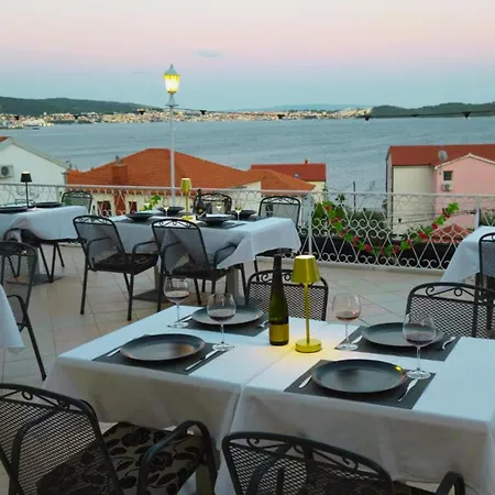Four Pearls Hotel