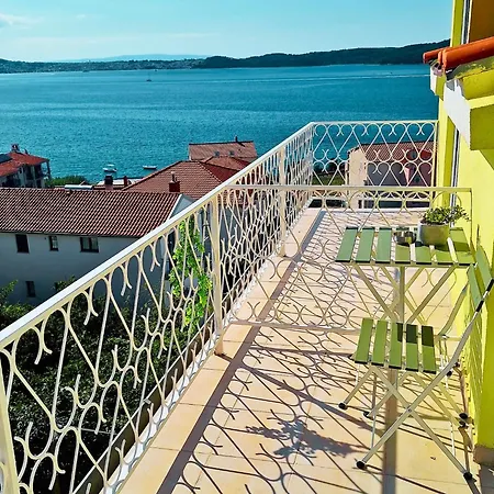 Four Pearls Donji Seget