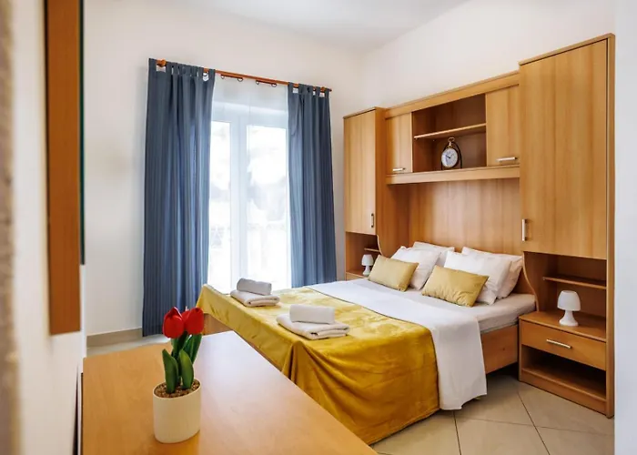 Four Pearls Hotel Donji Seget